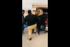 پلیس پاکستان چند مهاجر زن افغانستان را مورد لت‌وکوب